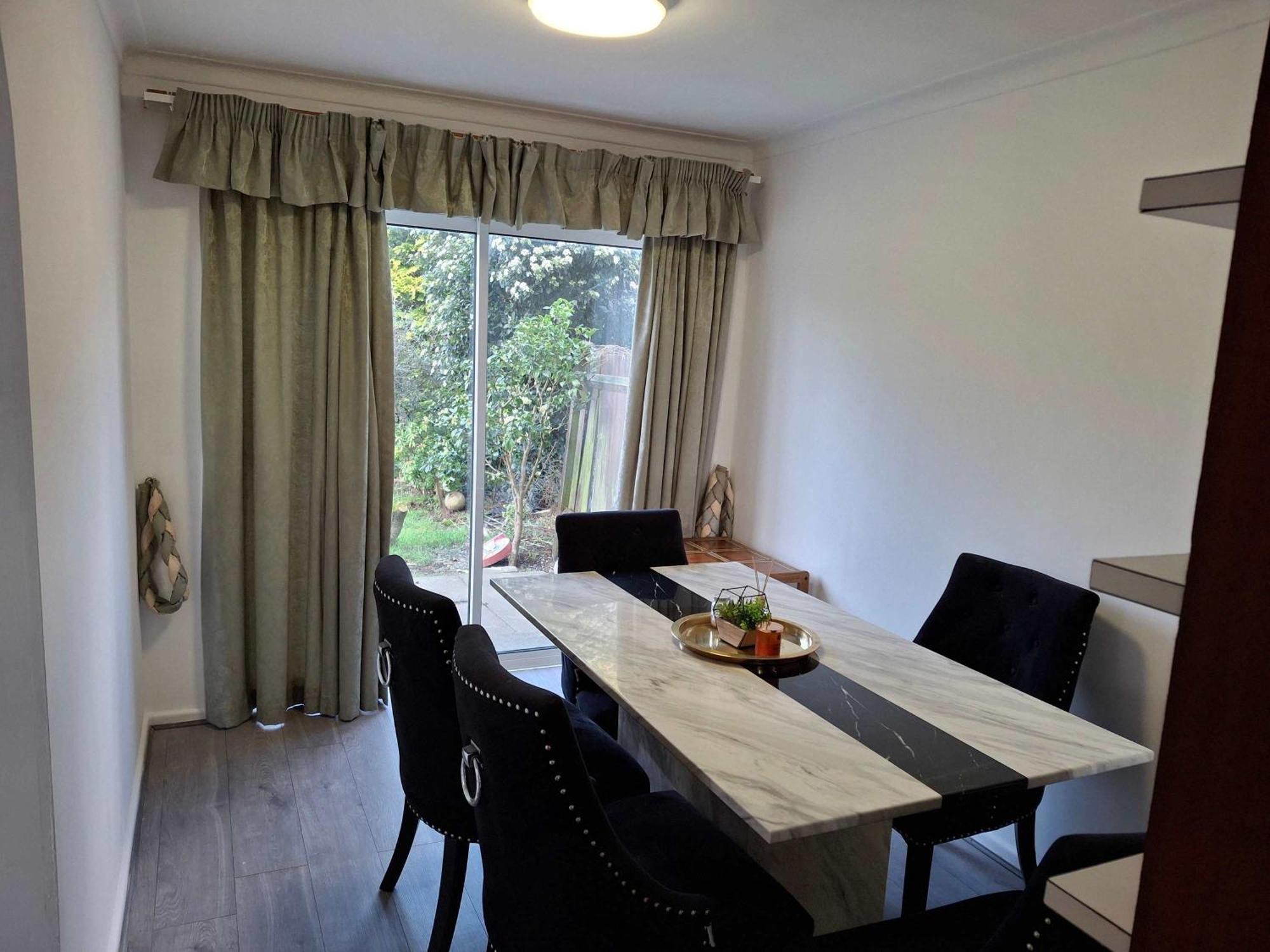 Nicely Decorated 3 Bedroom House Near Heathrow, London Staines-upon-Thames Buitenkant foto